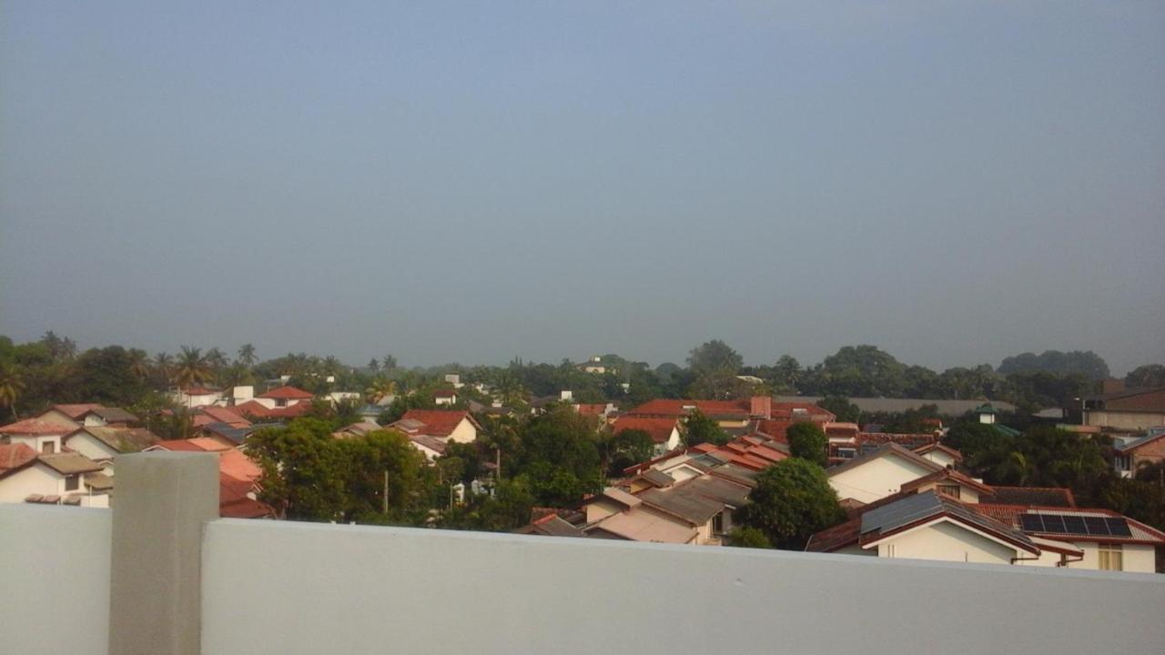 Apartment Near Colombo Airport Katunayaka Bagian luar foto