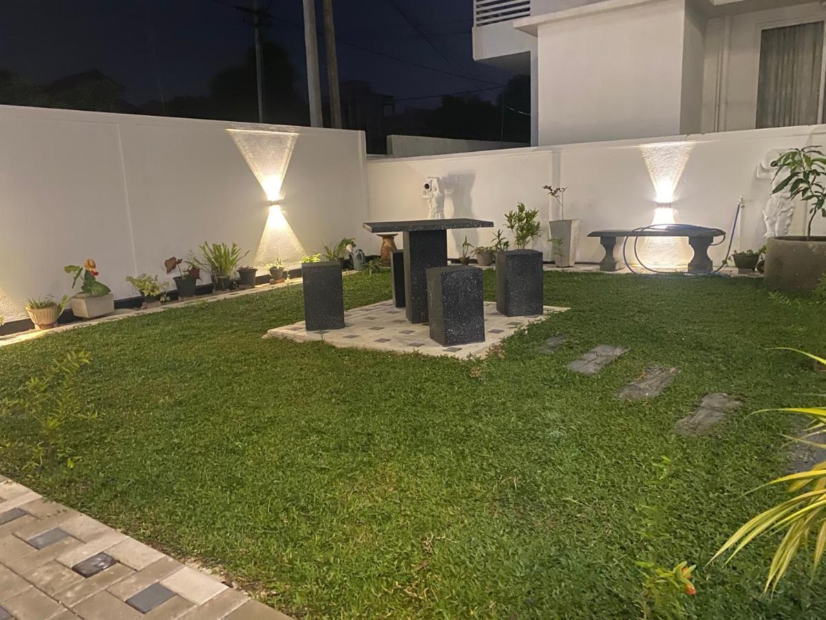 Apartment Near Colombo Airport Katunayaka Bagian luar foto
