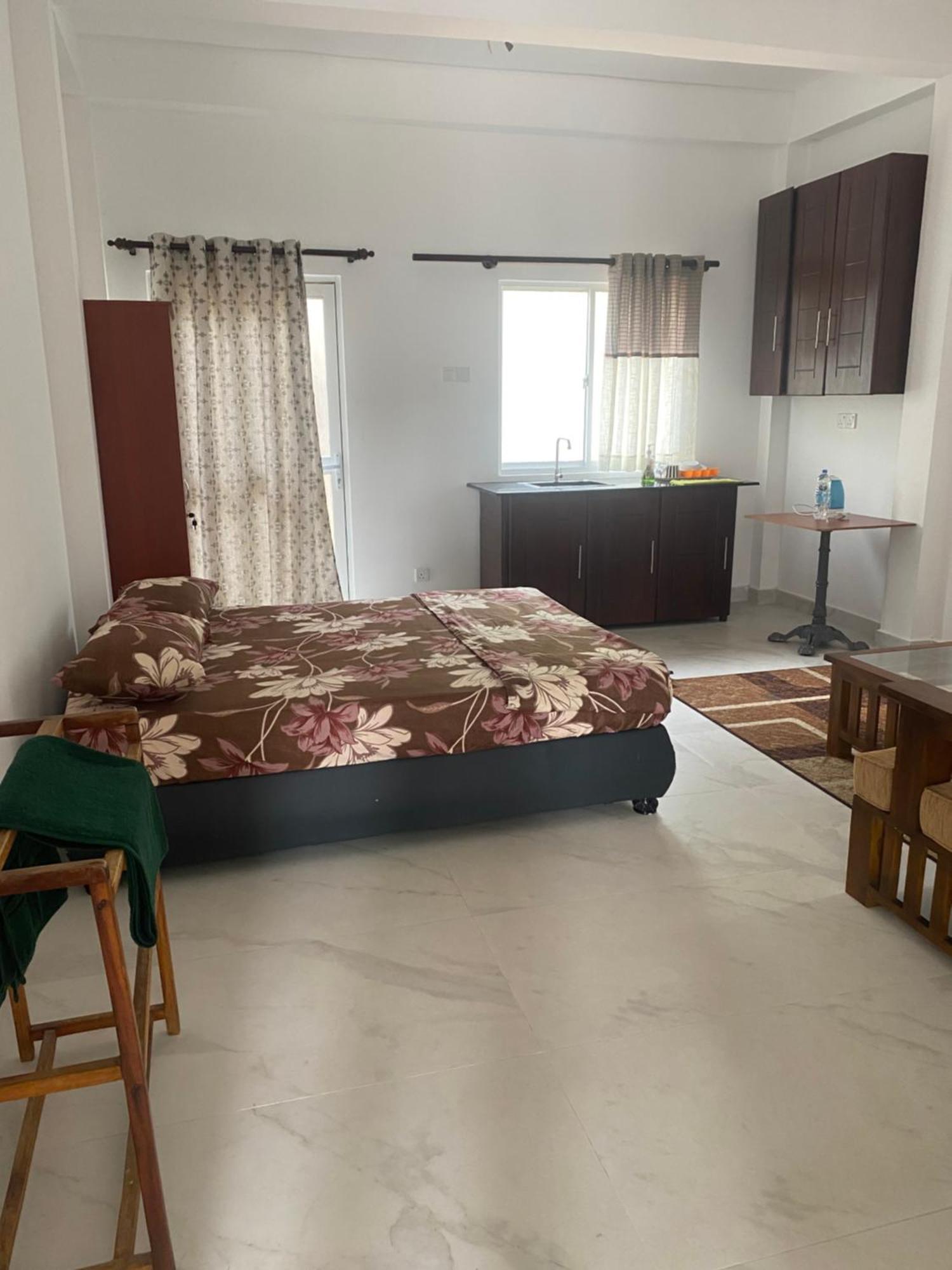 Apartment Near Colombo Airport Katunayaka Bagian luar foto
