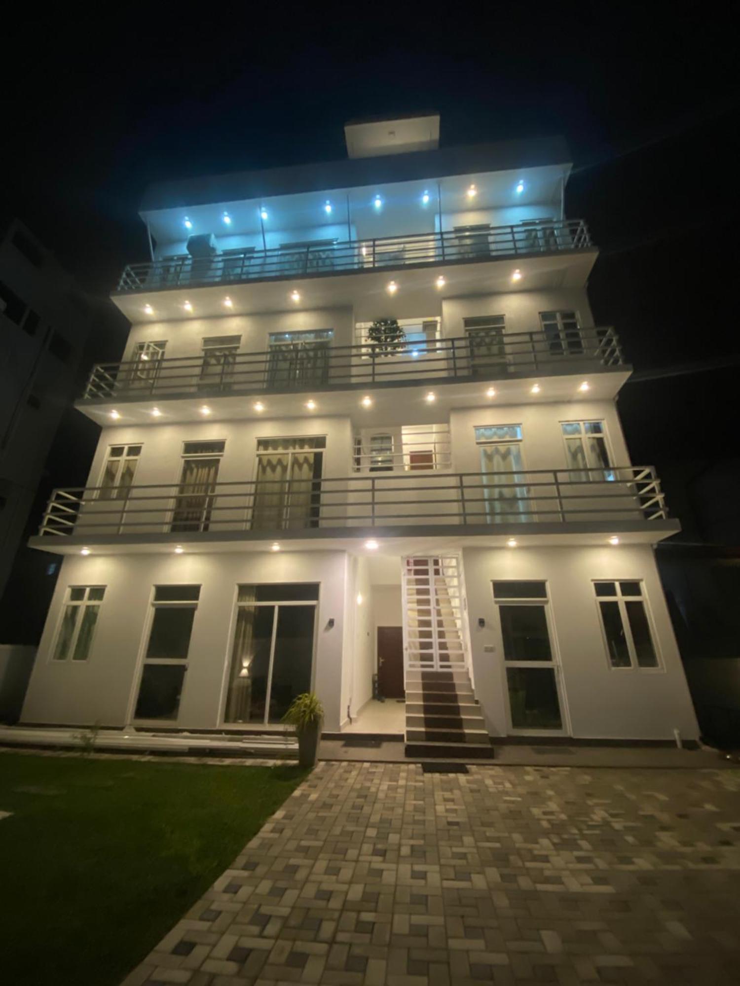 Apartment Near Colombo Airport Katunayaka Bagian luar foto